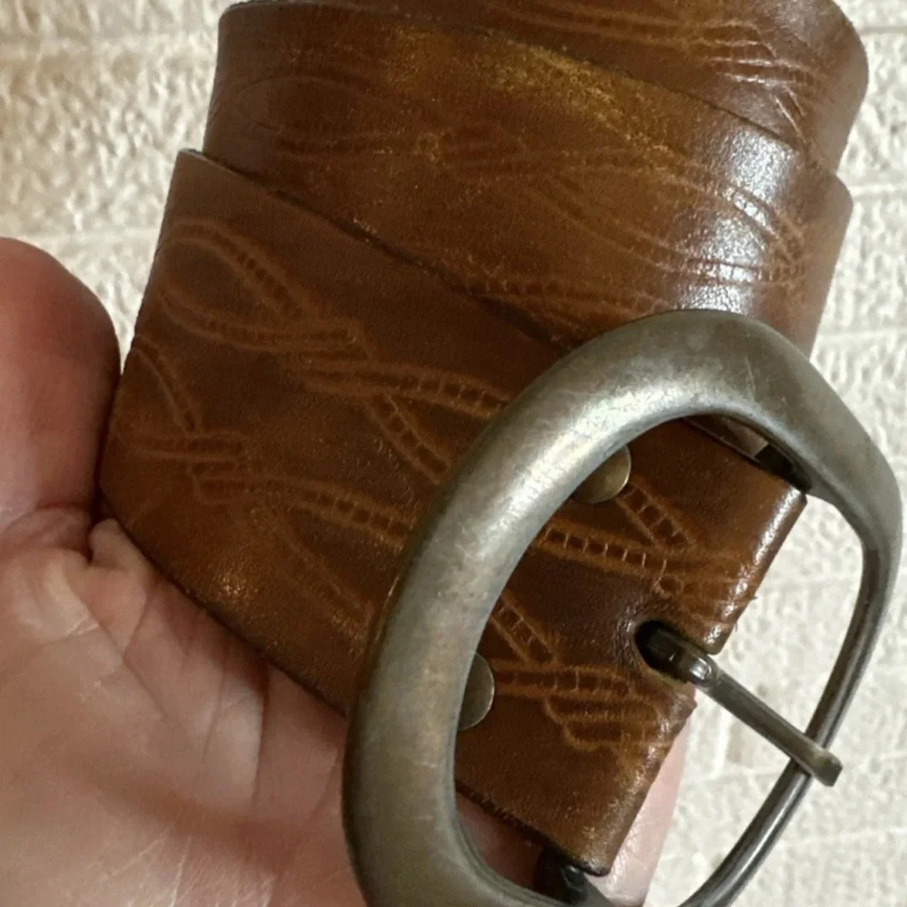 Tooled Leather  Buckle Y2K Vintage Tooled Leather Unisex Belt SZ 34